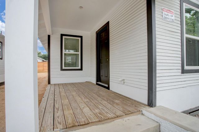 6109 N Main St, Houston, TX 77008