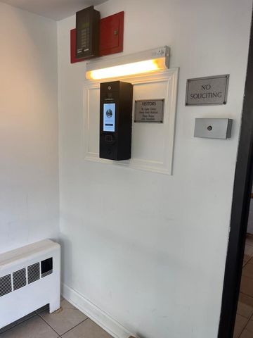 1000 S Lorraine Road 214, Wheaton, IL 60189