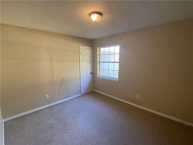 5700 Deerwood Drive N, Mobile, AL 36618