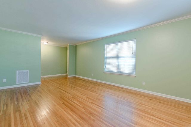 53 Flag Road, Little Rock, AR 72205