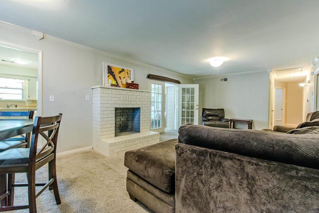 53 Flag Road, Little Rock, AR 72205