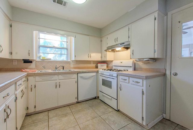 53 Flag Road, Little Rock, AR 72205