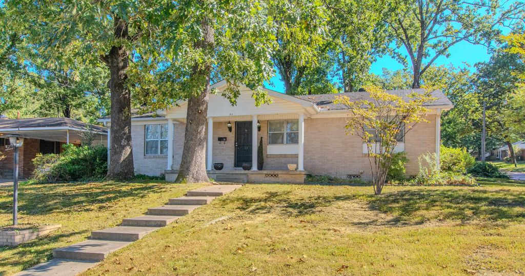 53 Flag Road, Little Rock, AR 72205