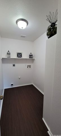 9810 burr press, San Antonio, TX 78245