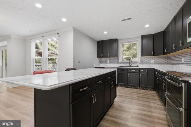 8 SUNNYKING DR, Reisterstown, MD 21136