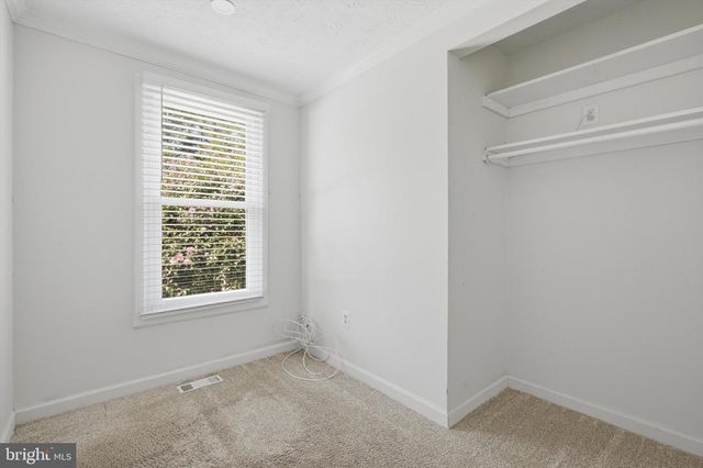 8 SUNNYKING DR, Reisterstown, MD 21136