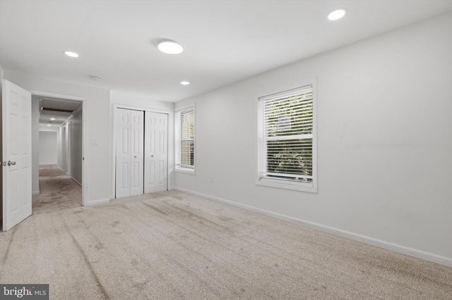 8 SUNNYKING DR, Reisterstown, MD 21136