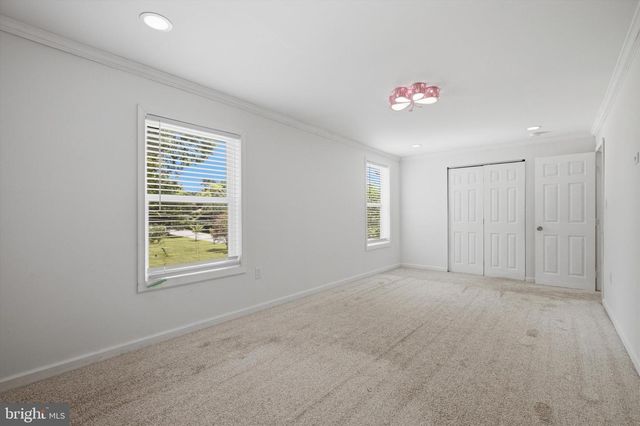8 SUNNYKING DR, Reisterstown, MD 21136