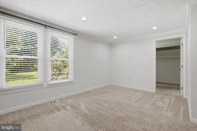 8 SUNNYKING DR, Reisterstown, MD 21136