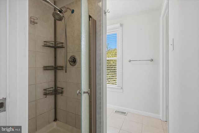 8 SUNNYKING DR, Reisterstown, MD 21136