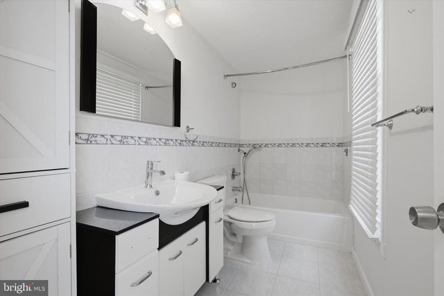 8 SUNNYKING DR, Reisterstown, MD 21136