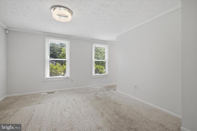 8 SUNNYKING DR, Reisterstown, MD 21136