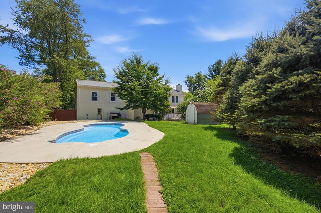 8 SUNNYKING DR, Reisterstown, MD 21136