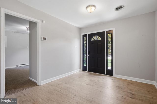8 SUNNYKING DR, Reisterstown, MD 21136