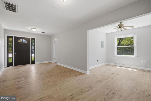 8 SUNNYKING DR, Reisterstown, MD 21136