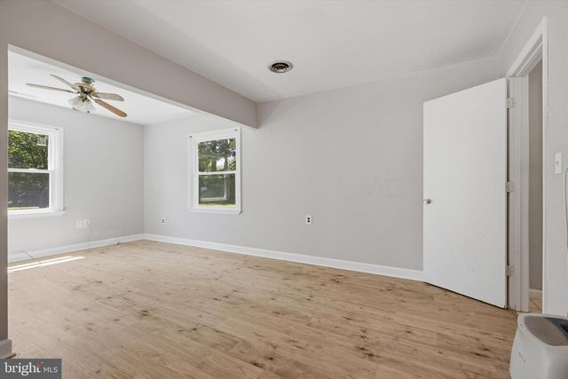 8 SUNNYKING DR, Reisterstown, MD 21136