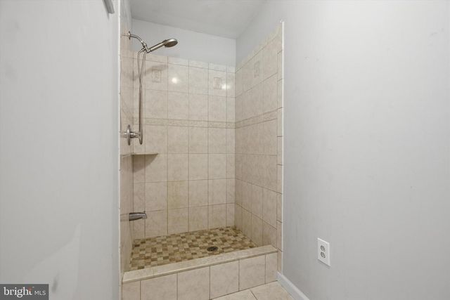 8 SUNNYKING DR, Reisterstown, MD 21136