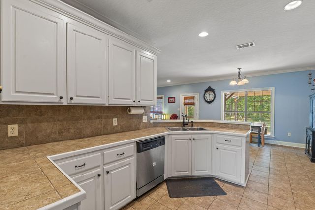 36 Pleasant Hill, Sumrall, MS 39482