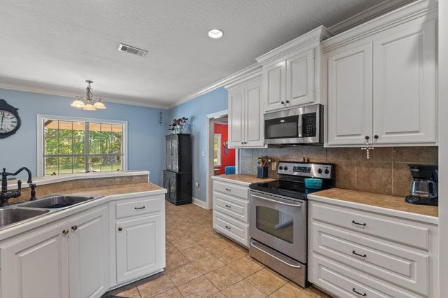 36 Pleasant Hill, Sumrall, MS 39482