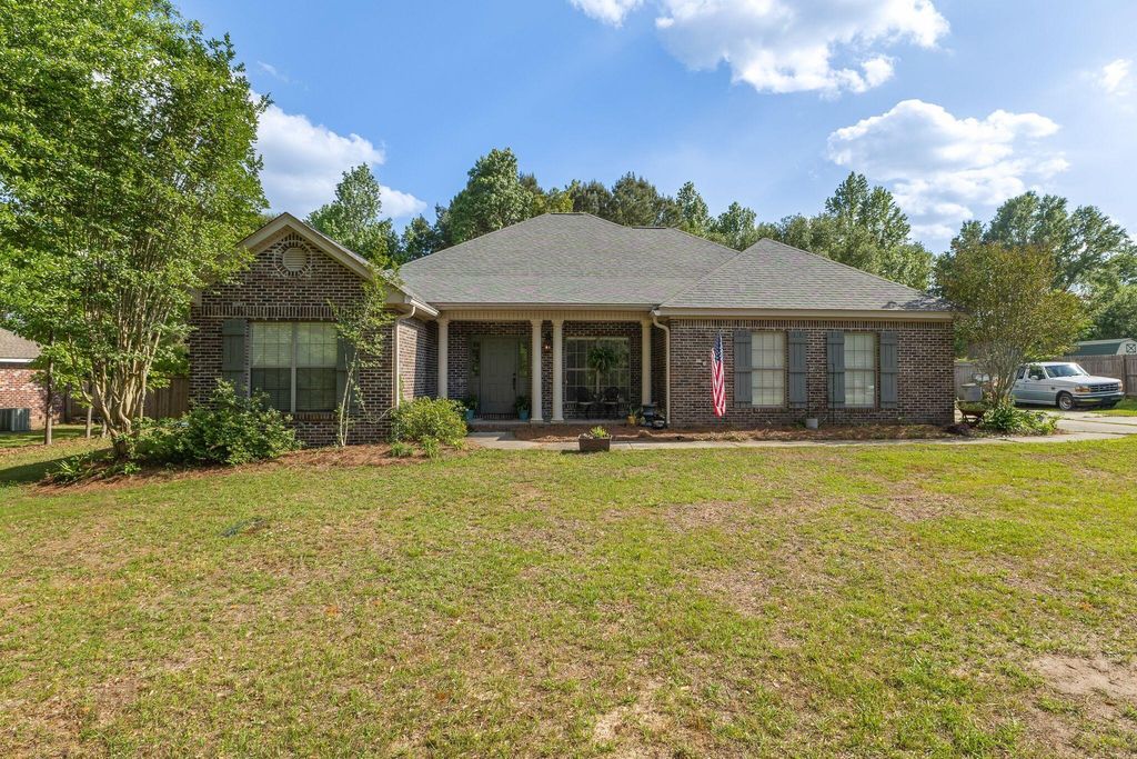 36 Pleasant Hill, Sumrall, MS 39482