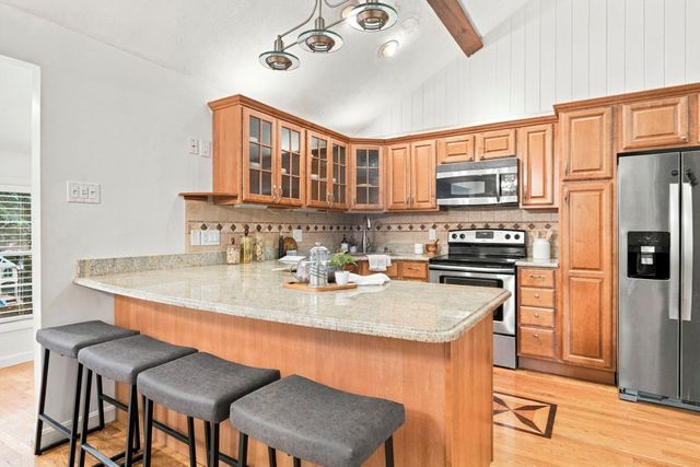 8 Patley Rd, North Reading, MA 01864