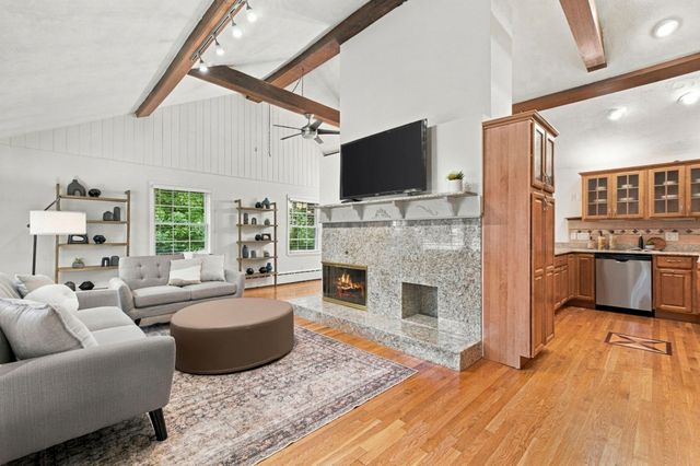 8 Patley Rd, North Reading, MA 01864