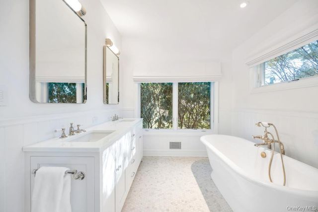 1 Cooper Lane, Quogue, NY 11959