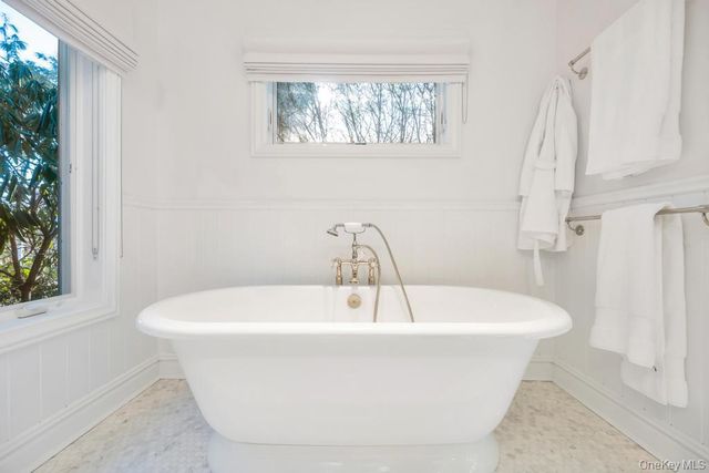 1 Cooper Lane, Quogue, NY 11959