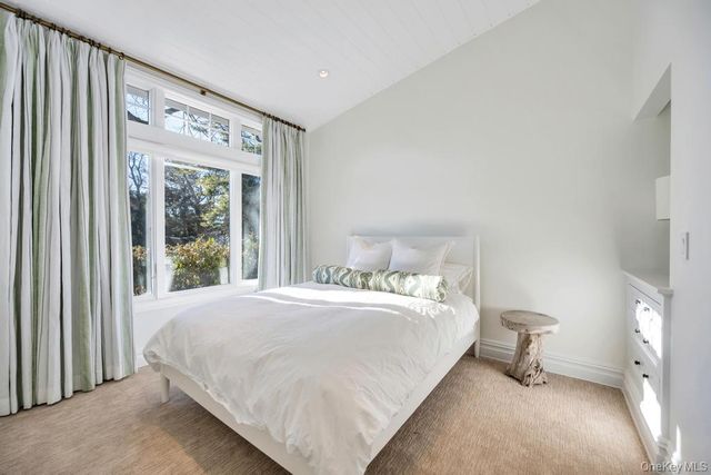 1 Cooper Lane, Quogue, NY 11959