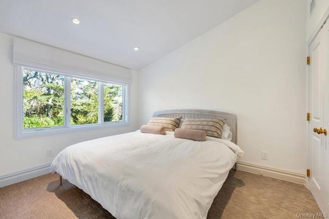 1 Cooper Lane, Quogue, NY 11959