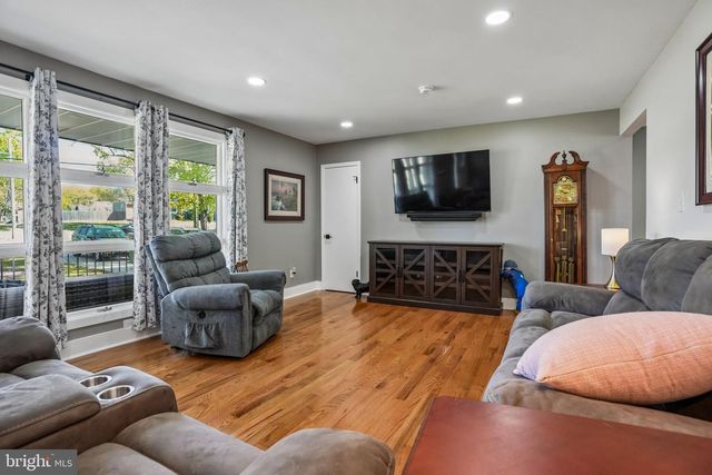 2315 GARWOOD RD, Sicklerville, NJ 08081