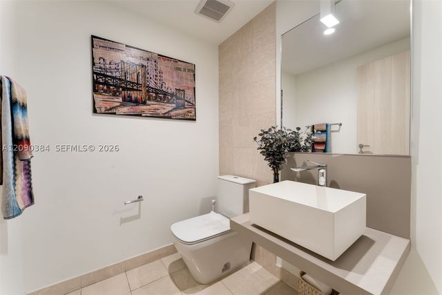 1000 Brickell Plz 2401, Miami, FL 33131