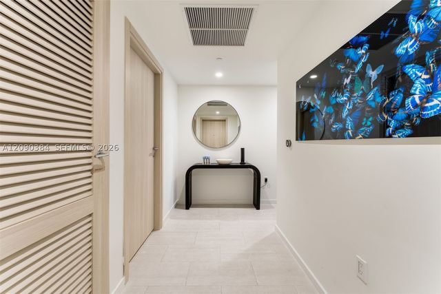 1000 Brickell Plz 2401, Miami, FL 33131