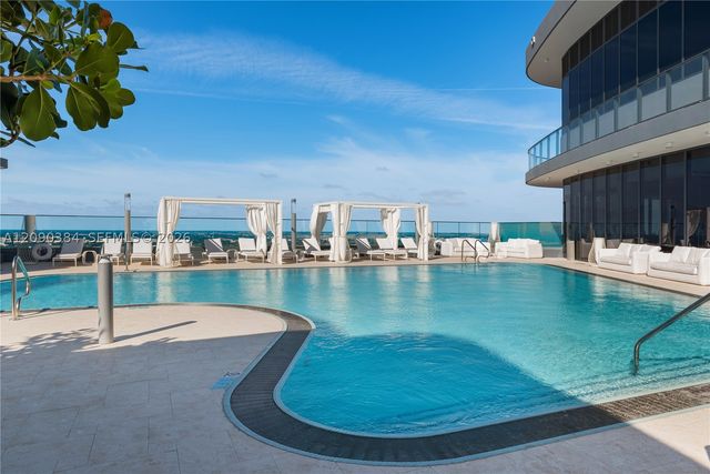1000 Brickell Plz 2401, Miami, FL 33131