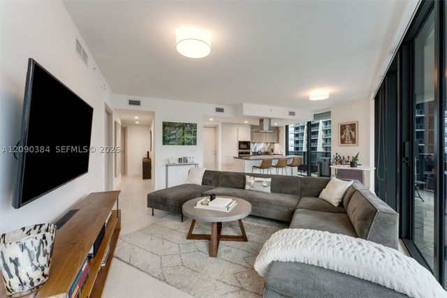1000 Brickell Plz 2401, Miami, FL 33131