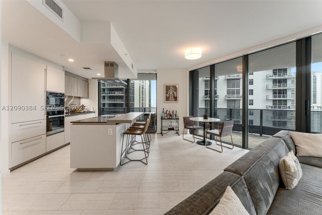 1000 Brickell Plz 2401, Miami, FL 33131