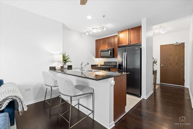 7753 Van Buren Street 303, Forest Park, IL 60130