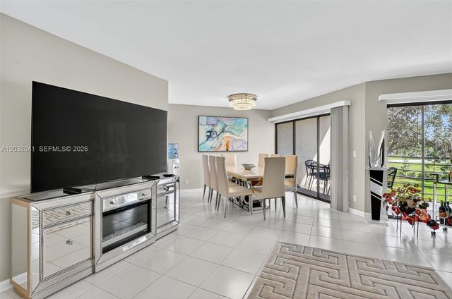 5901 Camino Del Sol 207 207, Boca Raton, FL 33433
