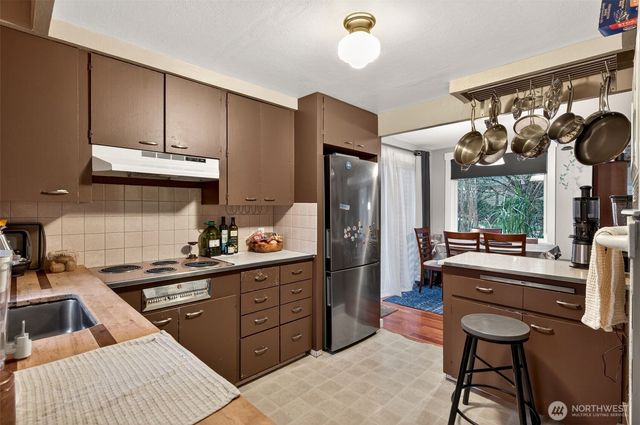 8620 35th Avenue SW, Seattle, WA 98126