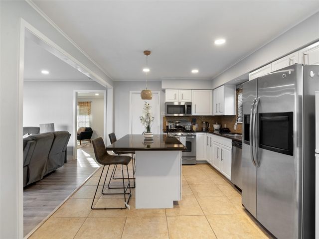 9403 Timberside Drive, Houston, TX 77025