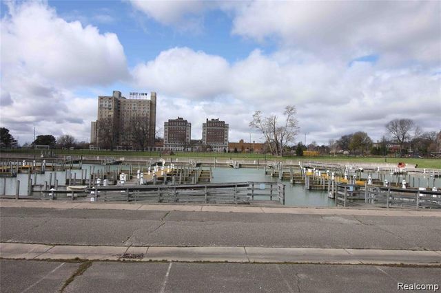 8900 E Jefferson Avenue 916, Detroit, MI 48214