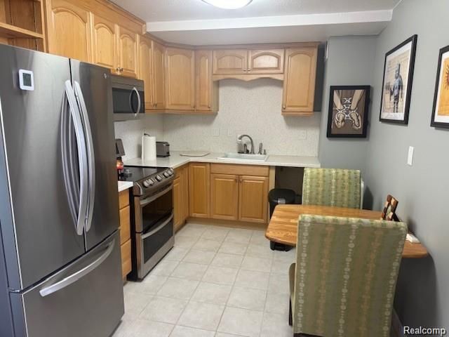 8900 E Jefferson Avenue 916, Detroit, MI 48214