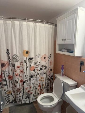 8900 E Jefferson Avenue 916, Detroit, MI 48214