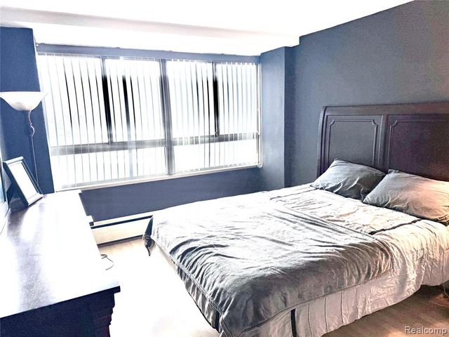 8900 E Jefferson Avenue 916, Detroit, MI 48214