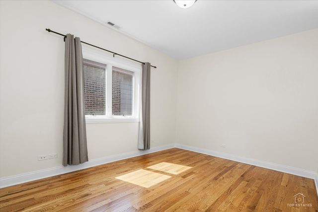 3326 S Lituanica Avenue, Chicago, IL 60608