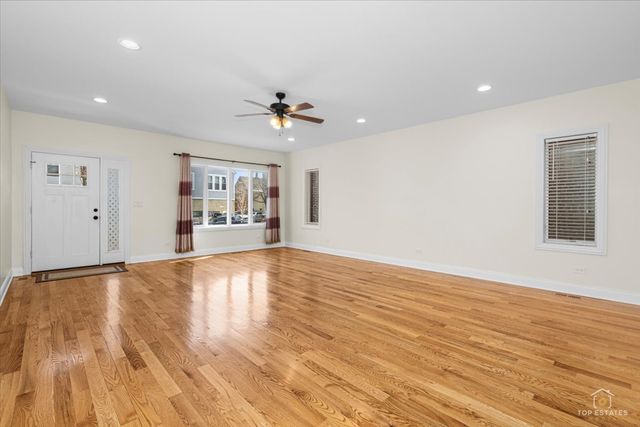 3326 S Lituanica Avenue, Chicago, IL 60608