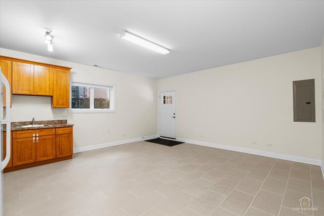 3326 S Lituanica Avenue, Chicago, IL 60608