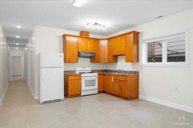 3326 S Lituanica Avenue, Chicago, IL 60608