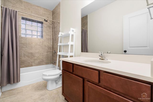 3326 S Lituanica Avenue, Chicago, IL 60608