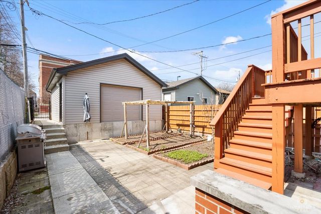 3326 S Lituanica Avenue, Chicago, IL 60608